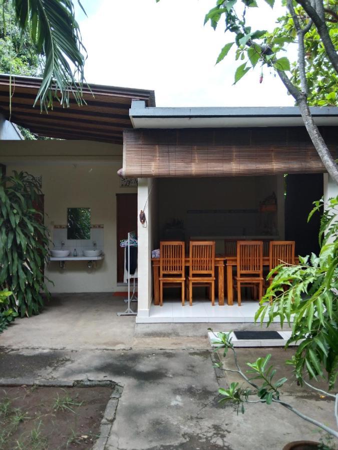 Pondok Aldi Hostel Amed Extérieur photo