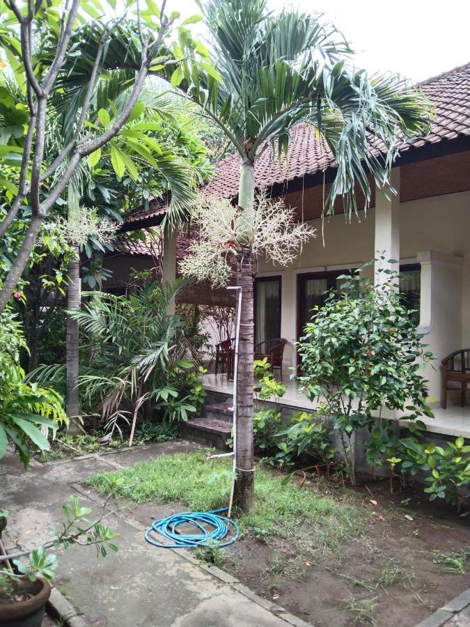 Pondok Aldi Hostel Amed Extérieur photo