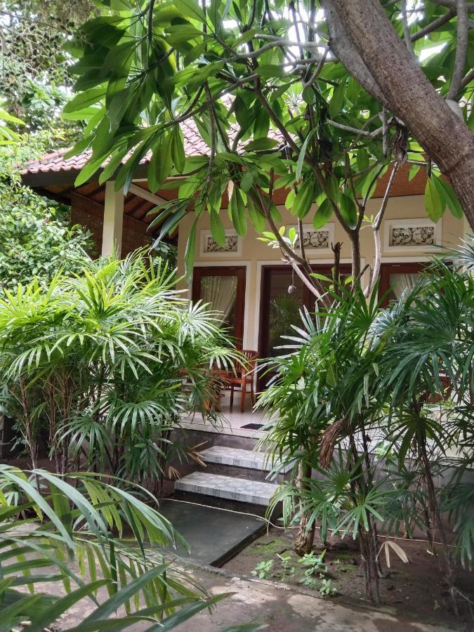 Pondok Aldi Hostel Amed Extérieur photo