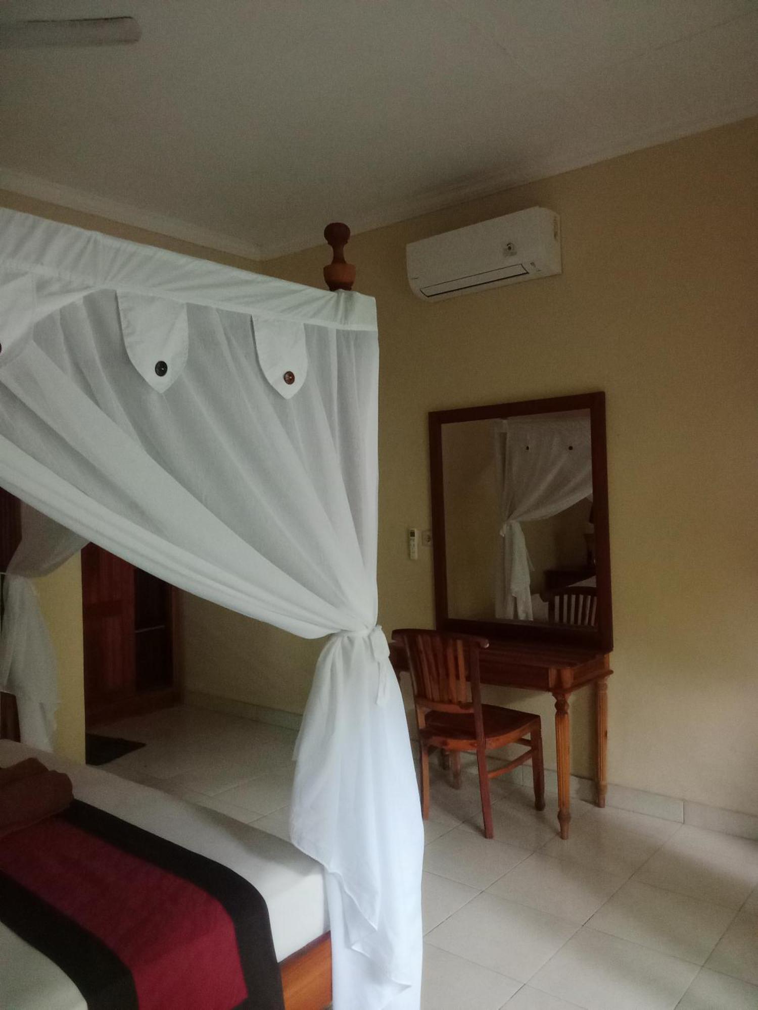Pondok Aldi Hostel Amed Extérieur photo