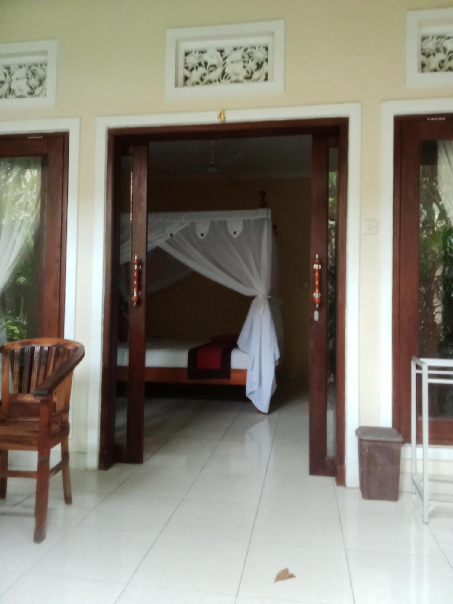 Pondok Aldi Hostel Amed Extérieur photo