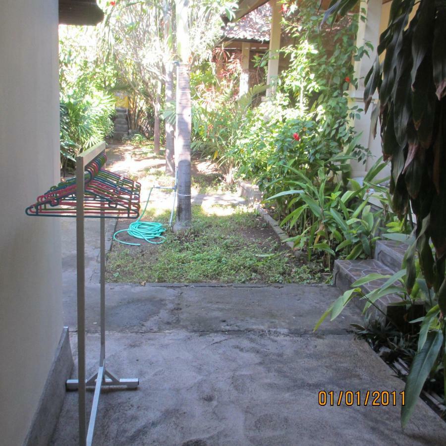 Pondok Aldi Hostel Amed Extérieur photo