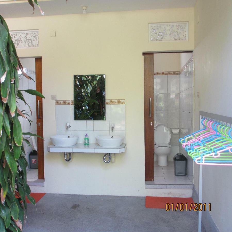 Pondok Aldi Hostel Amed Extérieur photo