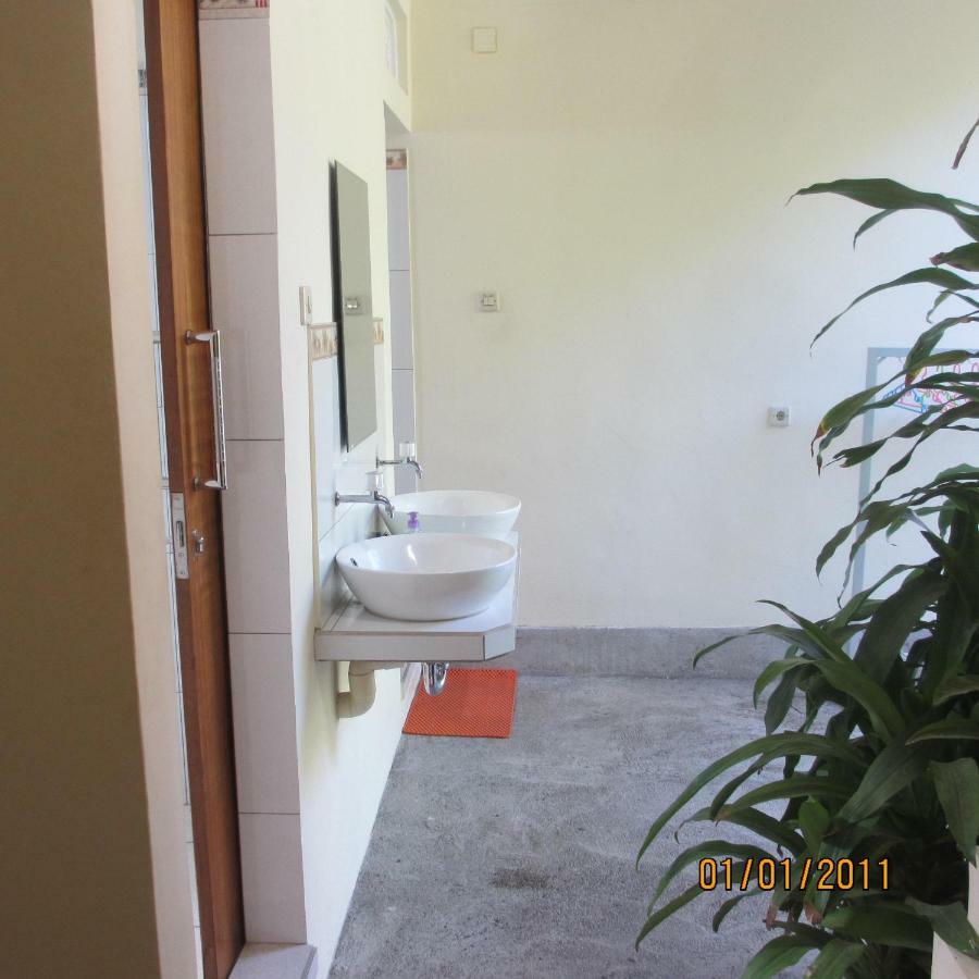 Pondok Aldi Hostel Amed Extérieur photo